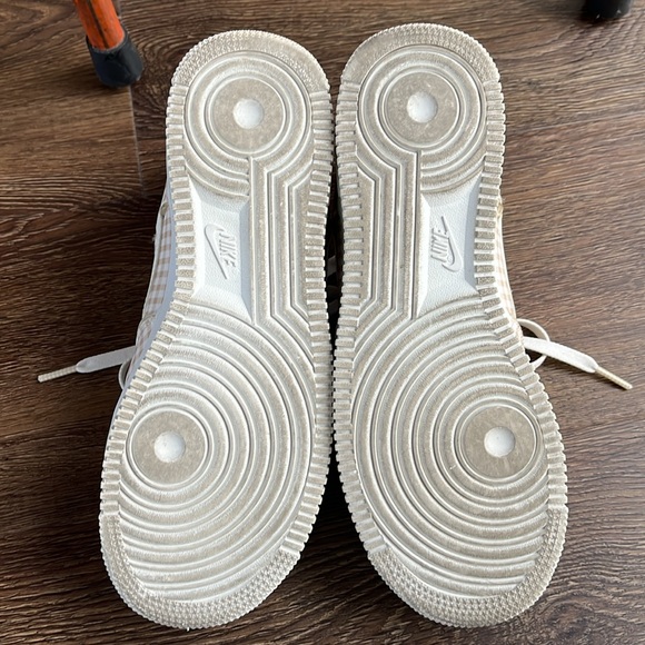 Nike Plaid Air Force 1 Size 7.5 Sneaker - Picture 4 of 5